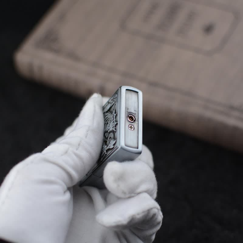 Briquet au butane rechargeable Skull King avec meule