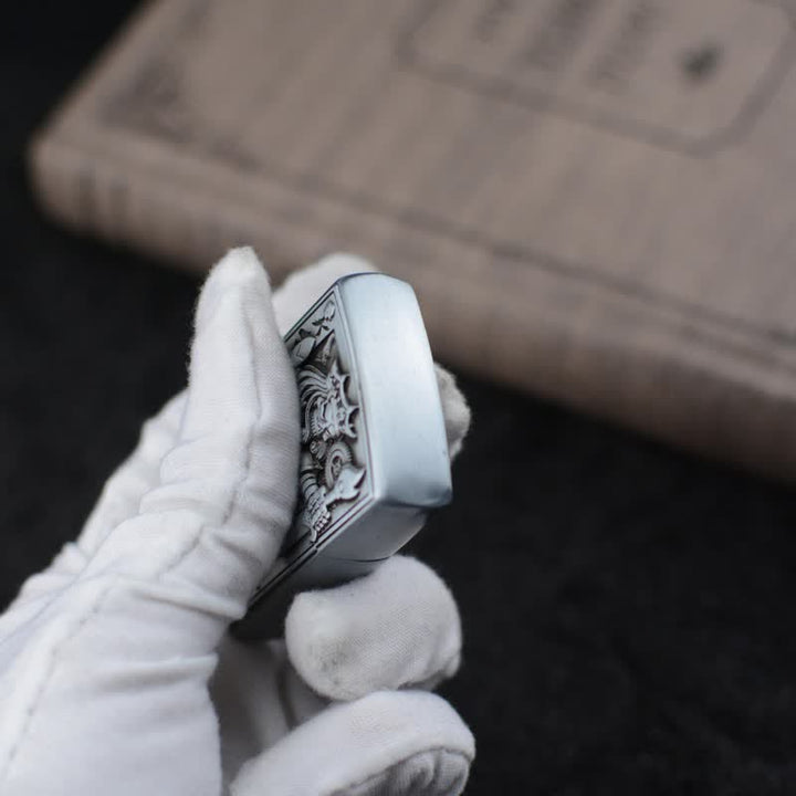 Briquet au butane rechargeable Skull King avec meule