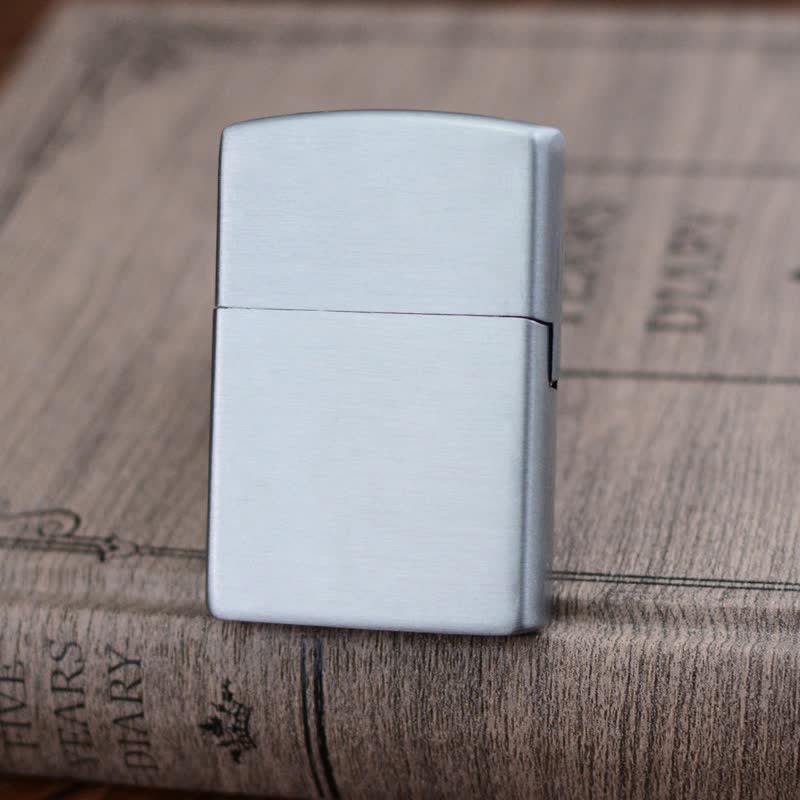 Briquet au butane rechargeable avec meule à drapeau Eagle Torch