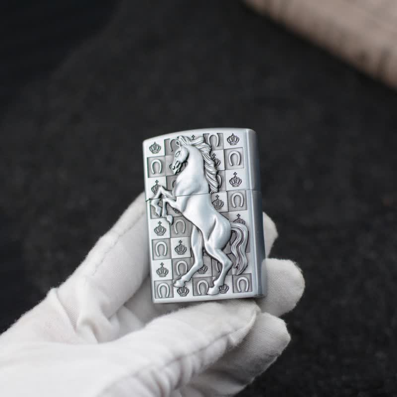 Briquet au butane rechargeable Roaring Horse Meule