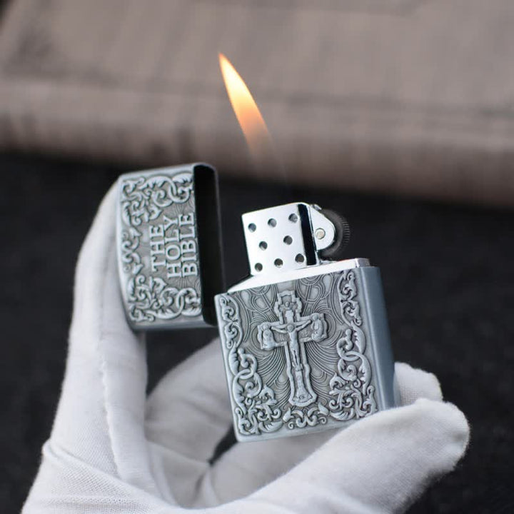 Briquet au butane rechargeable avec meule en croix de la Sainte Bible