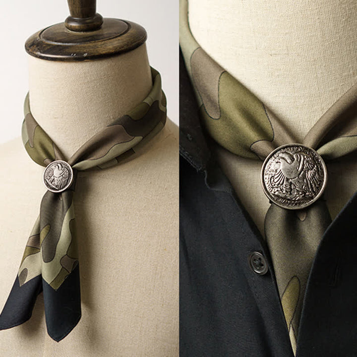 Foulard carré à motif camouflage avec boucle pour foulard