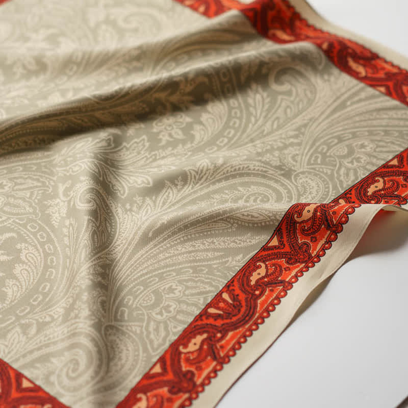 Foulard carré à imprimé cachemire exotique avec boucle pour foulard