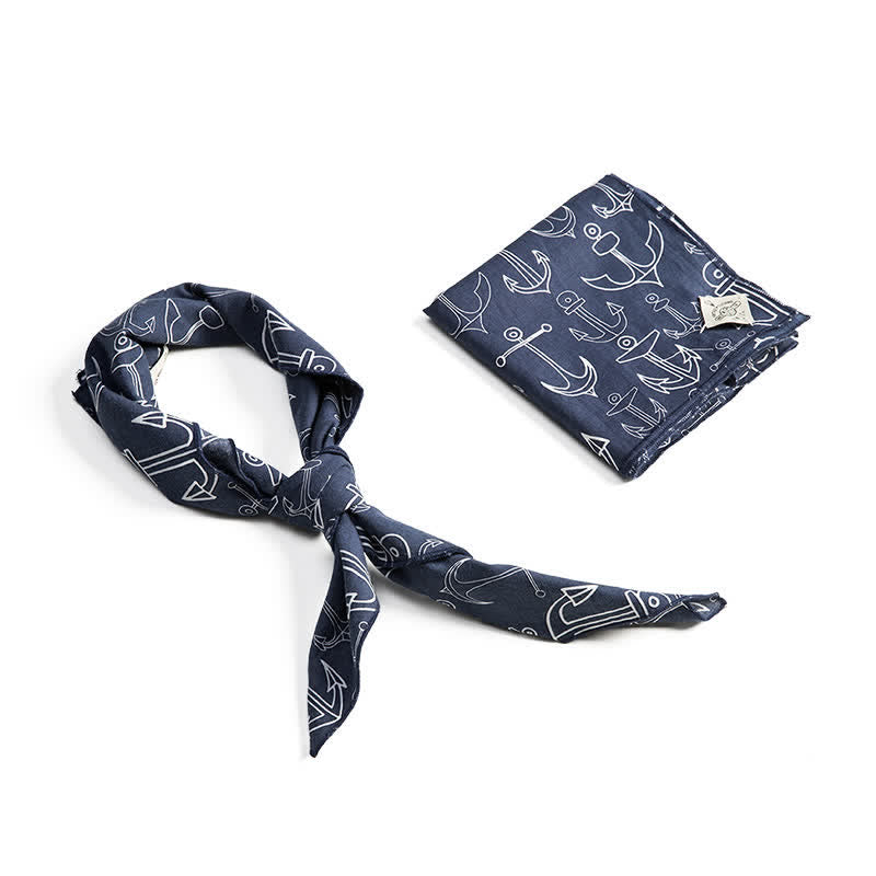 Foulard carré bleu marine avec boucle en cuir