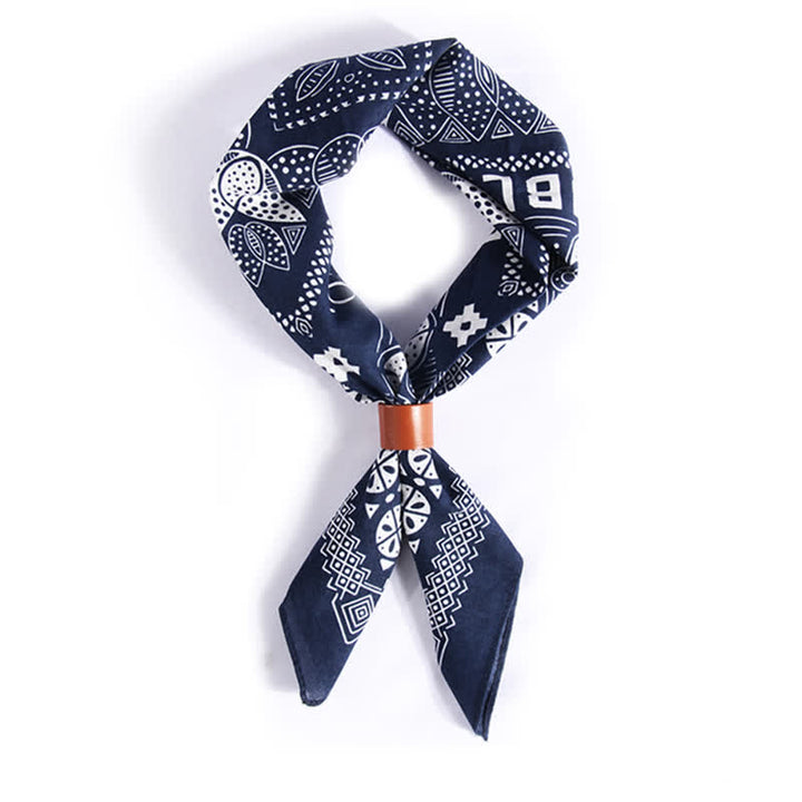 Foulard carré à motif floral ethnique avec boucle pour foulard