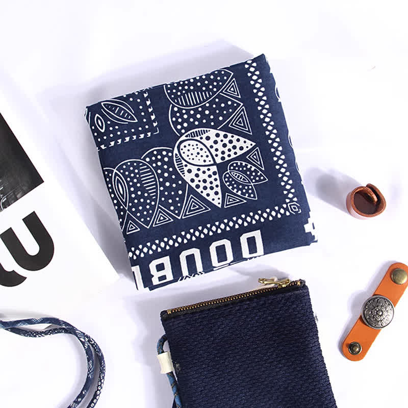 Foulard carré à motif floral ethnique avec boucle pour foulard