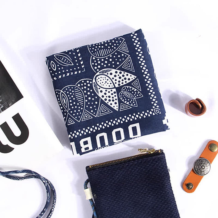 Foulard carré à motif floral ethnique avec boucle pour foulard