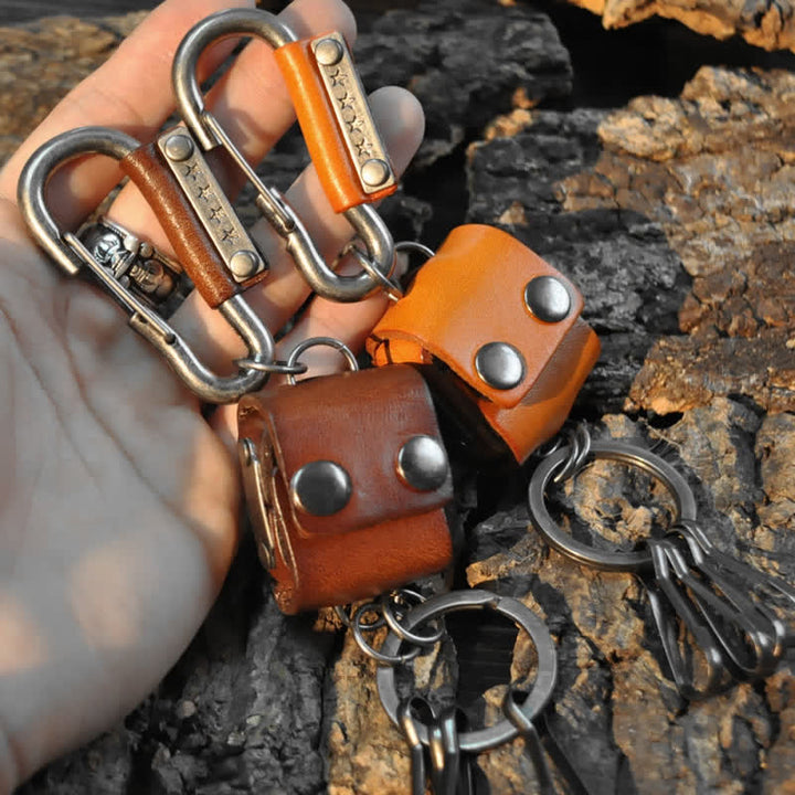 Porte-clés en cuir au design vintage avec mini-étui à dés
