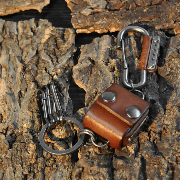 Porte-clés en cuir au design vintage avec mini-étui à dés
