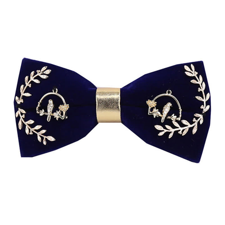 Nœud papillon pour homme avec appliques dorées et décoration en feuille de métal