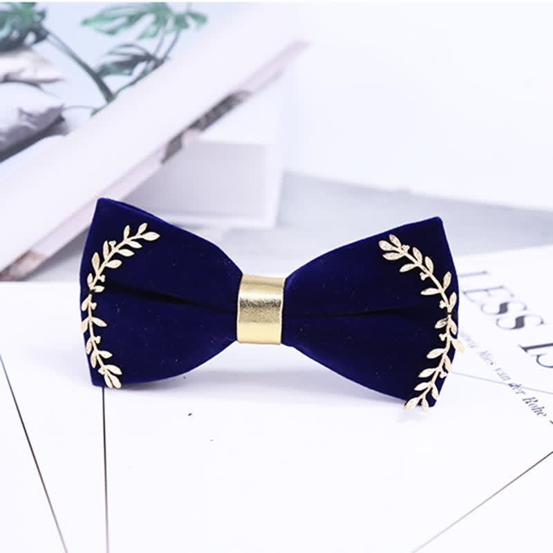 Nœud papillon pour homme avec appliques dorées et décoration en feuille de métal