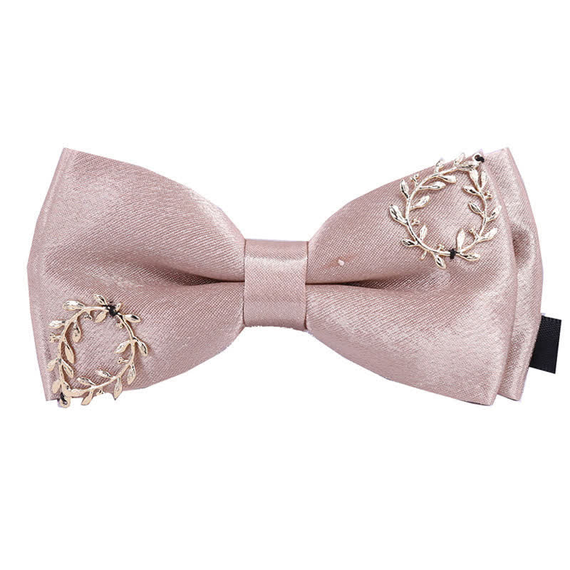 Nœud papillon pour homme avec appliques dorées et décoration en feuille de métal