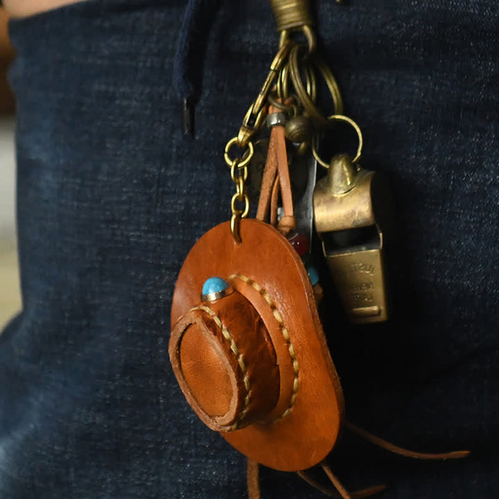Porte-clés fait main en forme de mini chapeau de cowboy en cuir