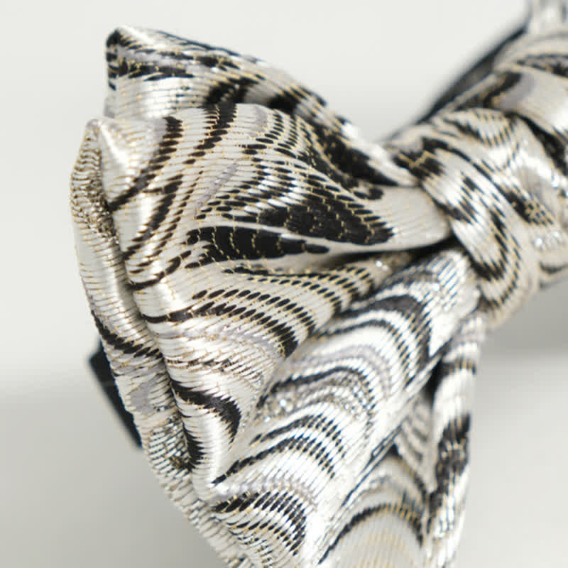 Nœud papillon fait main pour homme avec motif gris argenté brillant