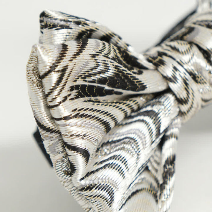 Nœud papillon fait main pour homme avec motif gris argenté brillant