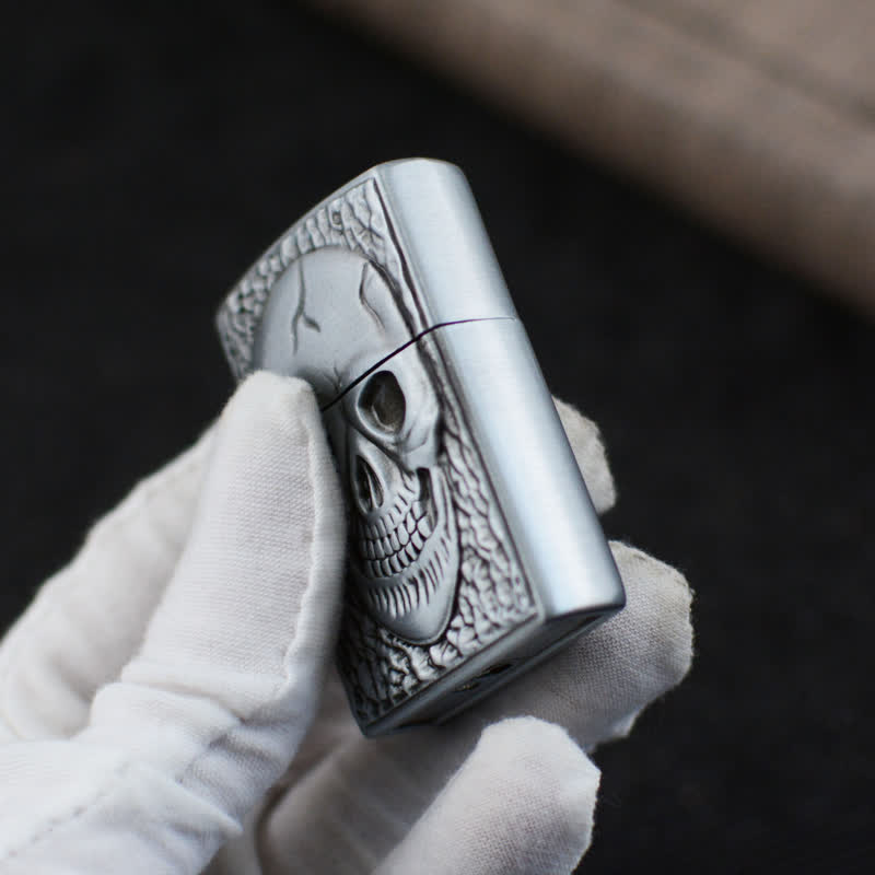 Briquet au butane rechargeable à motif tête de mort de grande taille