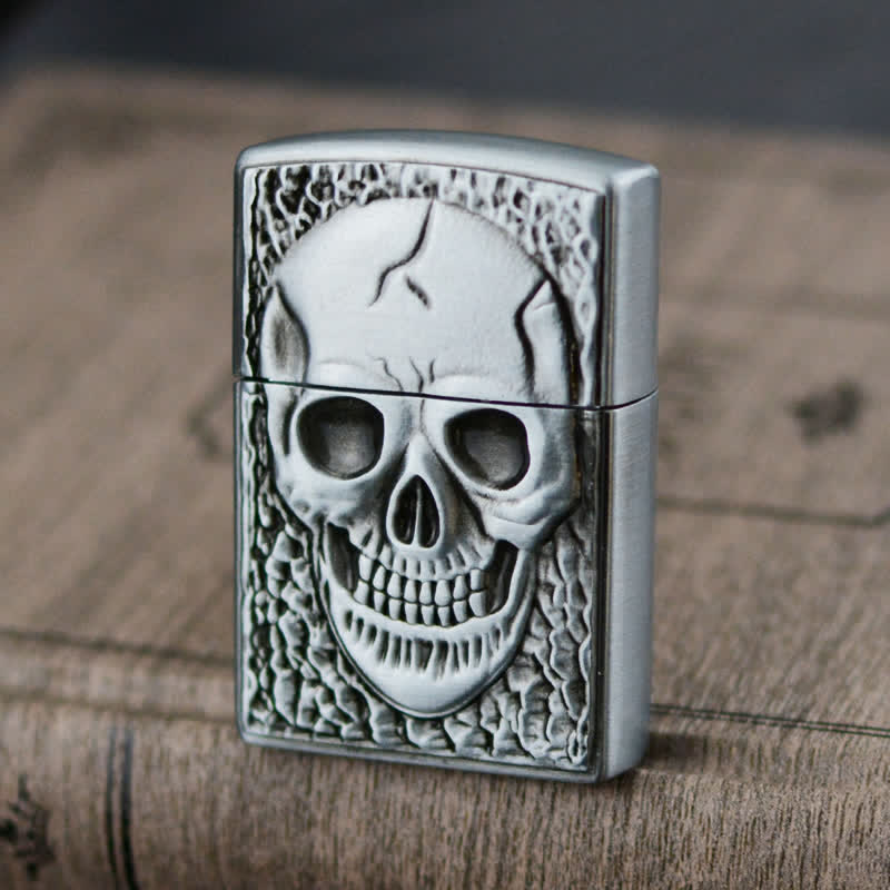 Briquet au butane rechargeable à motif tête de mort de grande taille