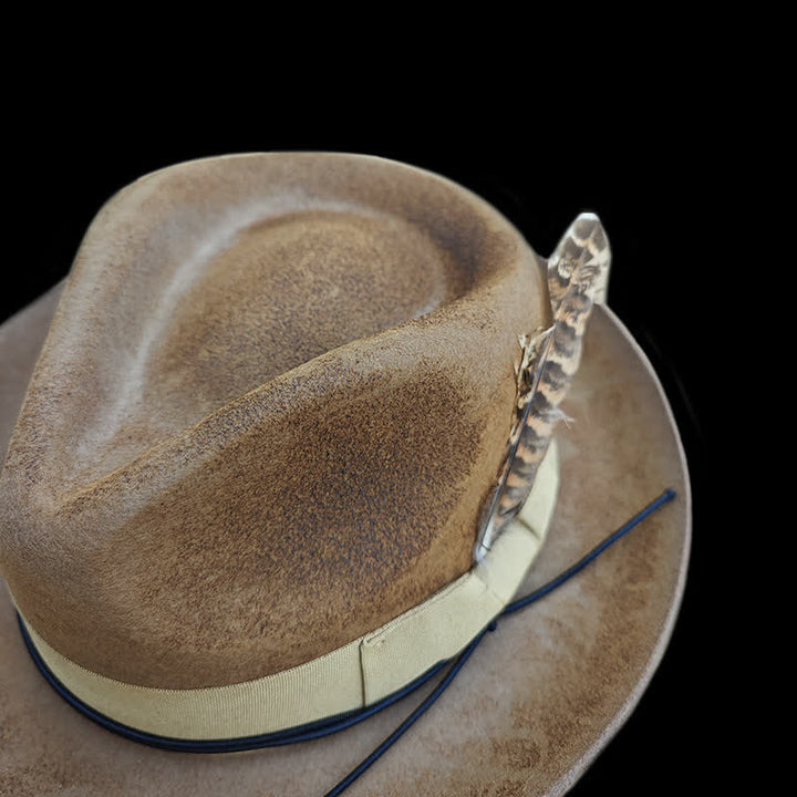 Chapeau de cowboy en feutre avec plumes de chameau vieillies - image 5
