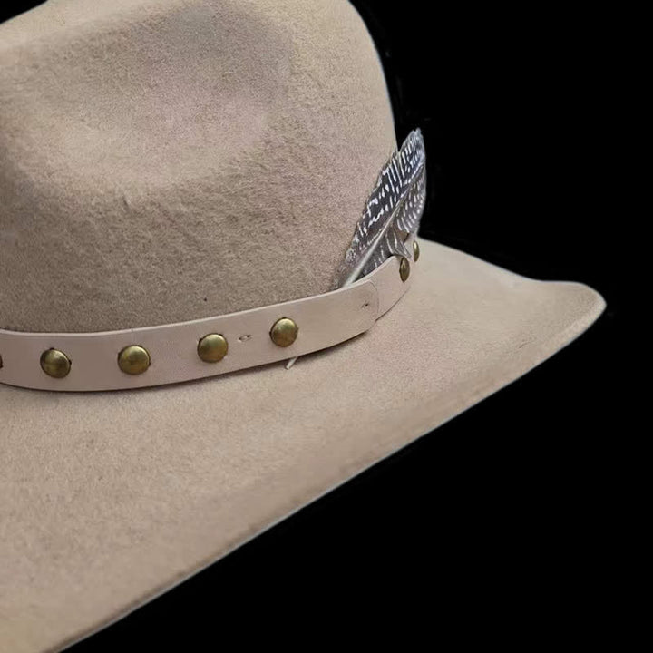 Chapeau de cowboy avec rivets et plumes cloutées - image 4