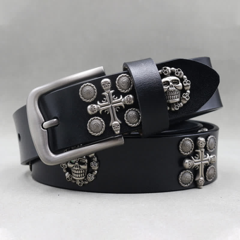 Ceinture en cuir cloutée avec motif tête de mort et croix et rivets métalliques