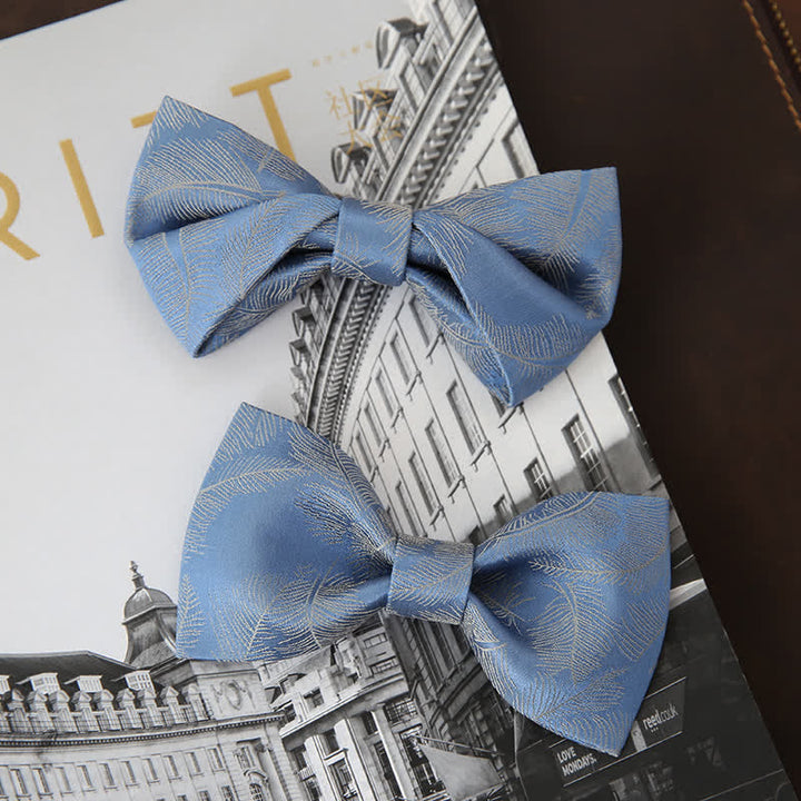 Nœud papillon bleu ciel clair à imprimé plumes subtiles pour homme