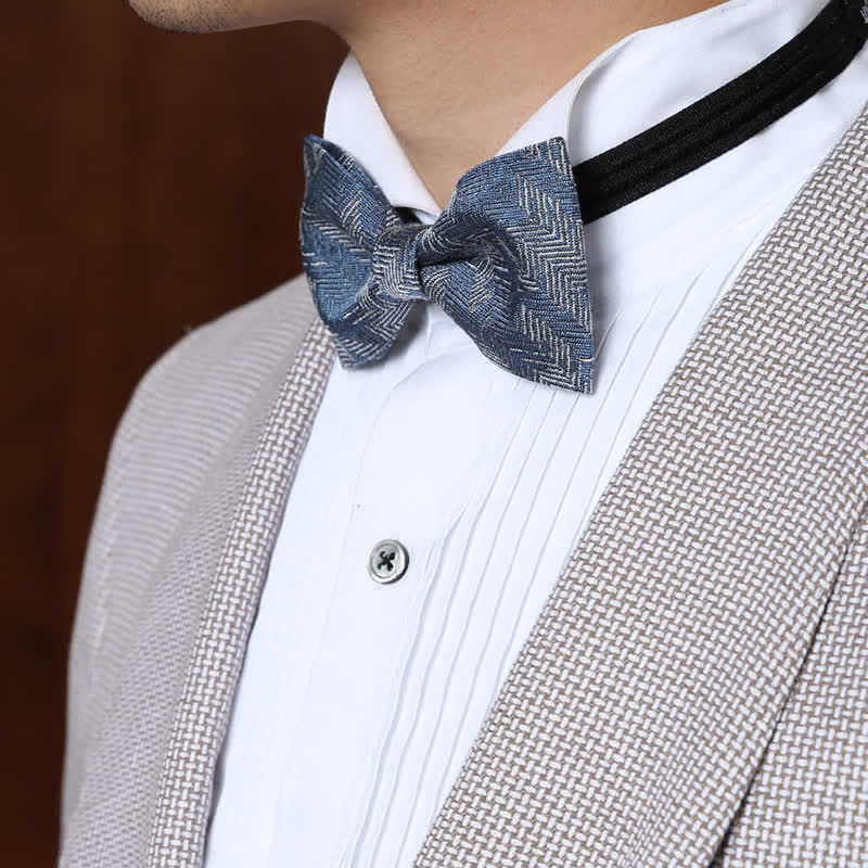 Nœud papillon en denim à motif de chevrons et de fleurs pour homme de la série Blue