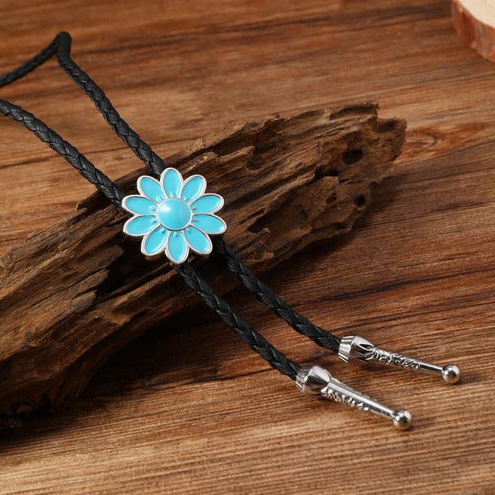 Cravate bolo triangulaire à fleurs ovales émaillées bleues