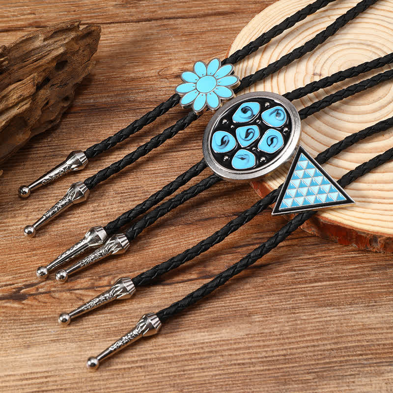 Cravate bolo triangulaire à fleurs ovales émaillées bleues