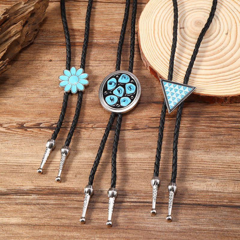 Cravate bolo triangulaire à fleurs ovales émaillées bleues