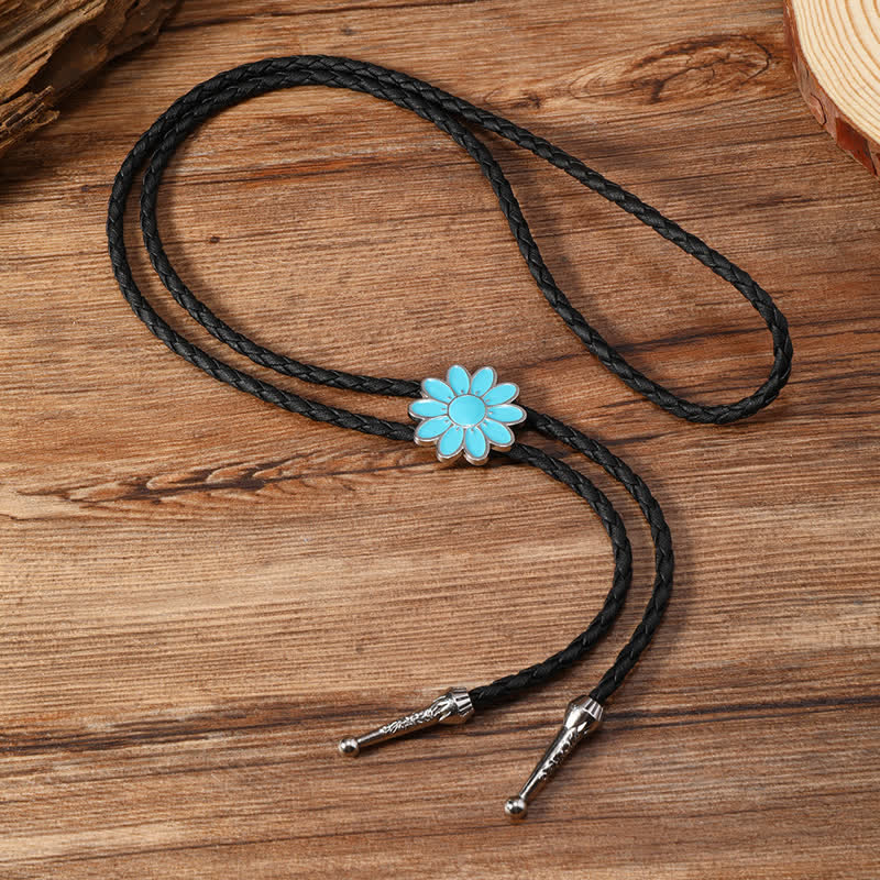 Cravate bolo triangulaire à fleurs ovales émaillées bleues