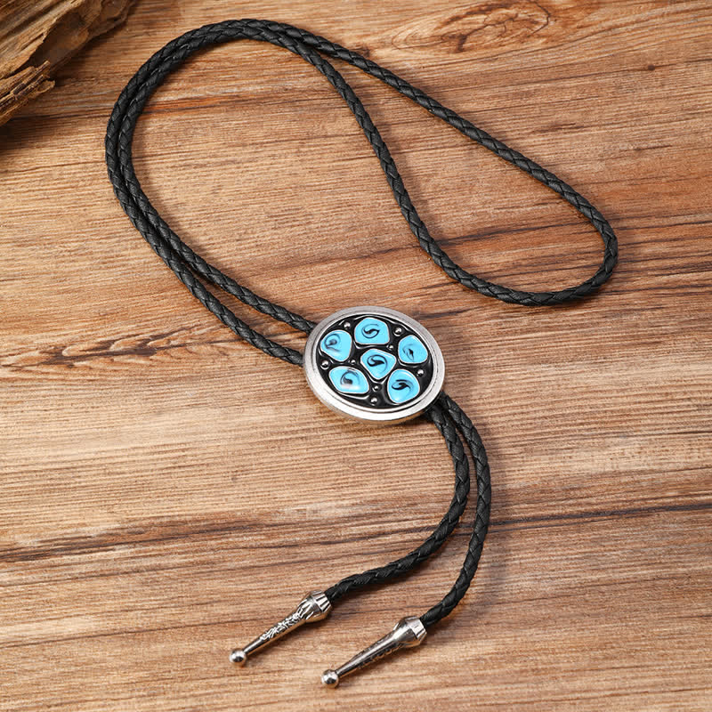 Cravate bolo triangulaire à fleurs ovales émaillées bleues