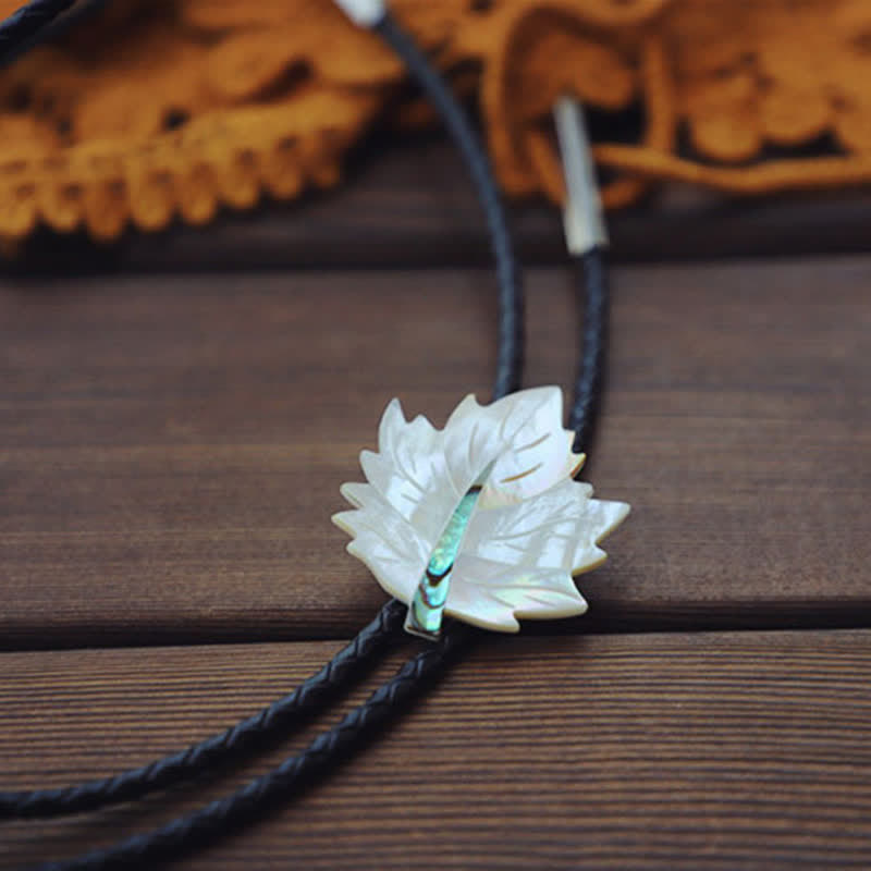 Cravate Bolo créative et délicate en forme de feuille d'érable