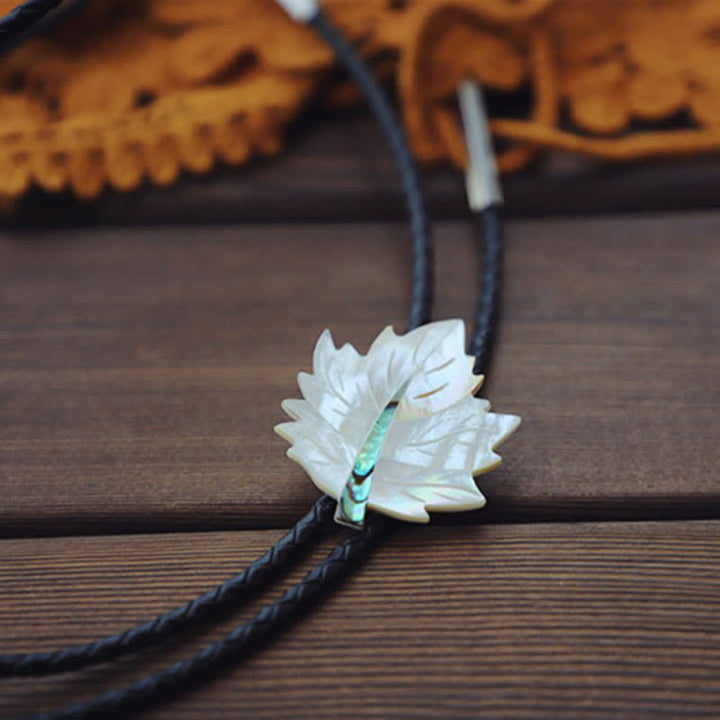Cravate Bolo créative et délicate en forme de feuille d'érable