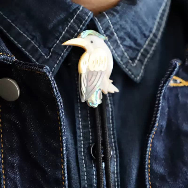 Cravate Bolo en coquillage en forme d'oiseau naturel et perroquet exotique