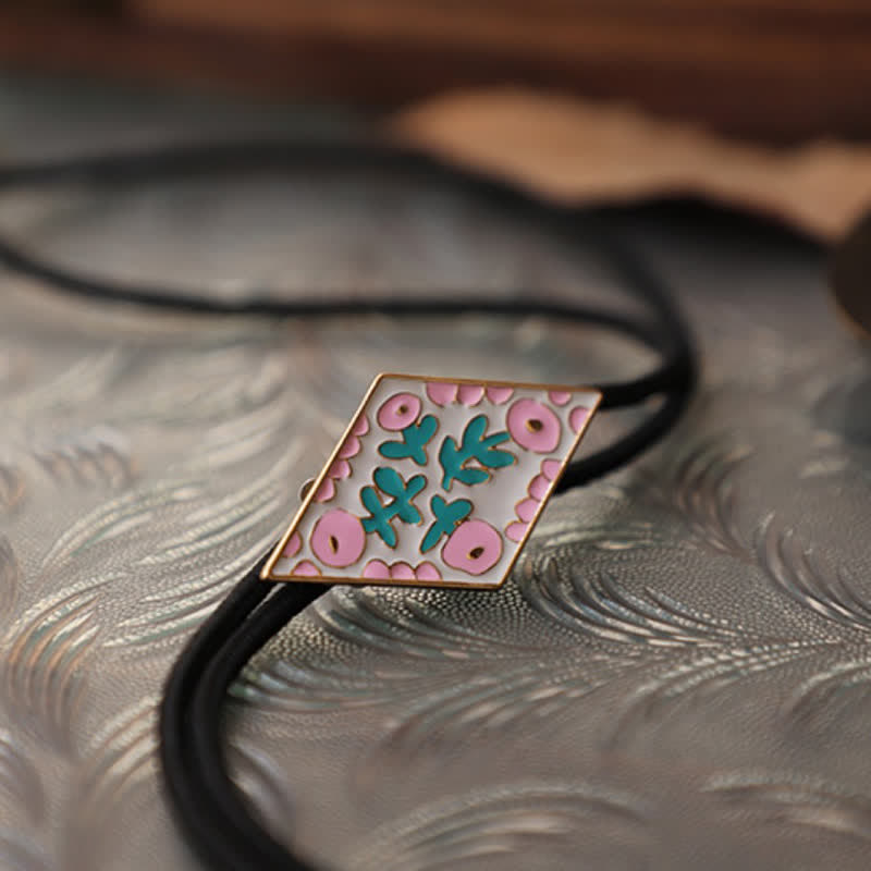 Cravate bolo rétro colorée à petites fleurs en forme de losange