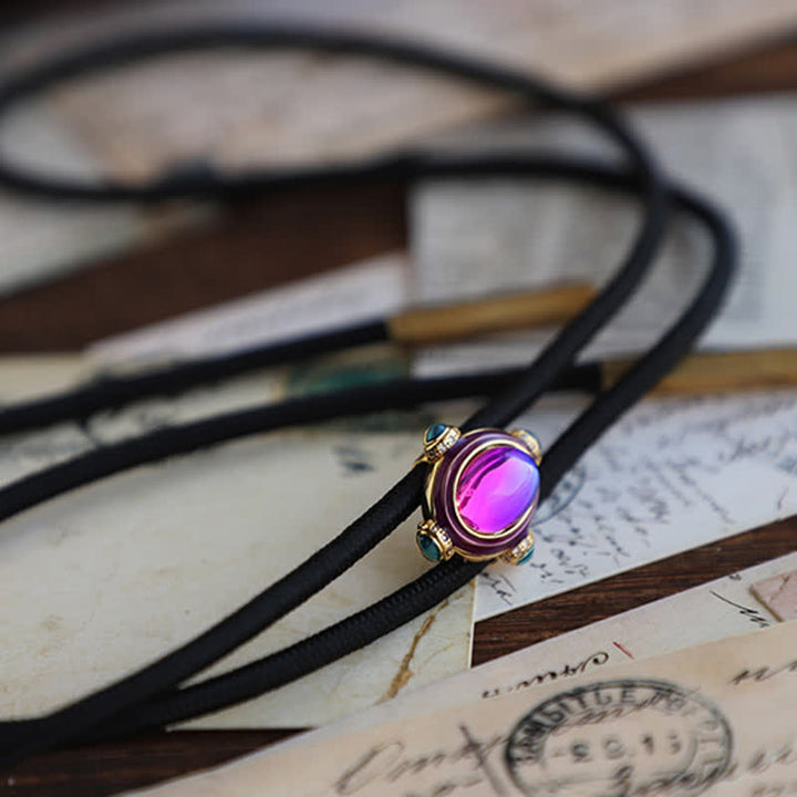 Petite cravate bolo vintage en pierres précieuses bleues et violettes