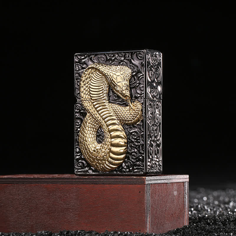 Briquet à kérosène rechargeable Cobra serpent noir et or - image 3