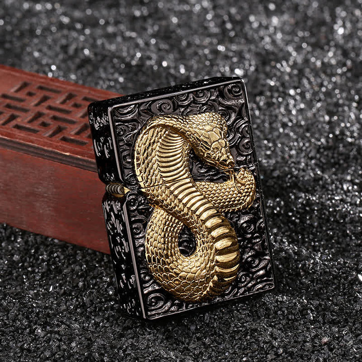 Briquet à kérosène rechargeable Cobra serpent noir et or - Noir et or - image 1