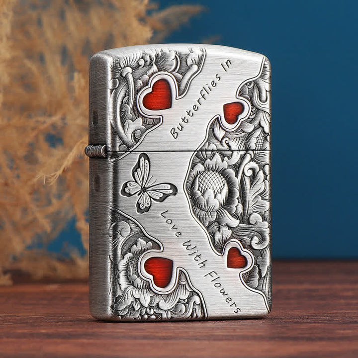 Briquet à pétrole rechargeable avec motif papillon et fleurs