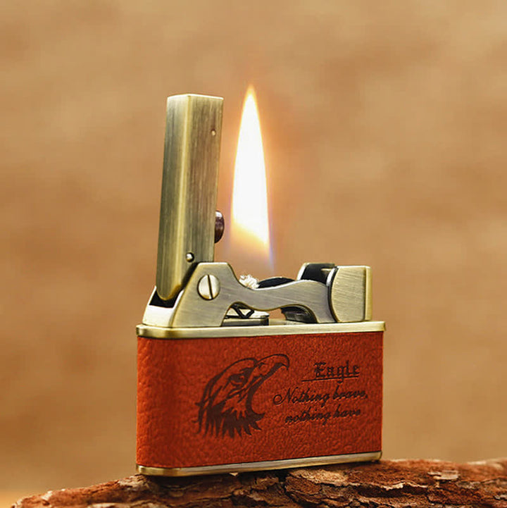 Briquet à pétrole rechargeable en cuir à motif d'aigle rétro