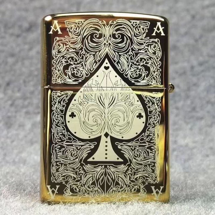 Briquet à pétrole rechargeable à motif laser As de pique