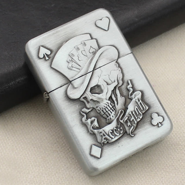 Briquet au butane rechargeable avec tête de mort et comme de poker