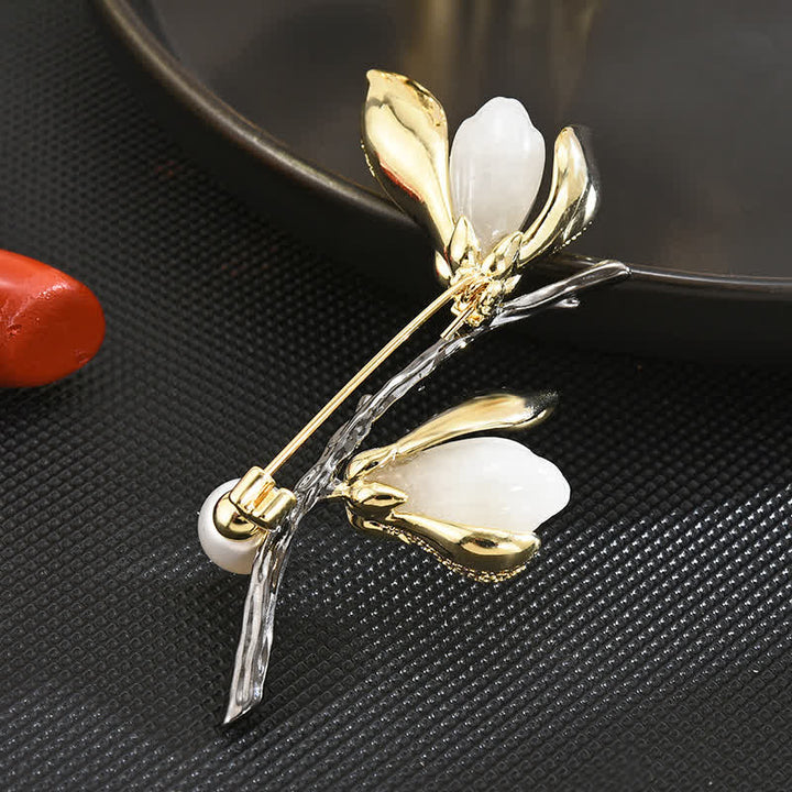 Broche de luxe en perles d'imitation pour femme en magnolia