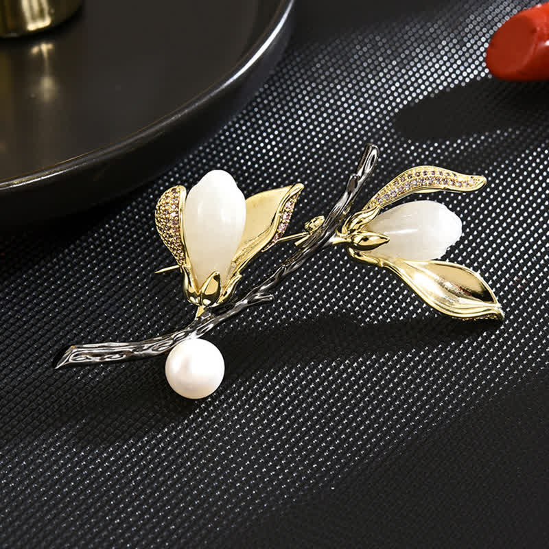 Broche de luxe en perles d'imitation pour femme en magnolia