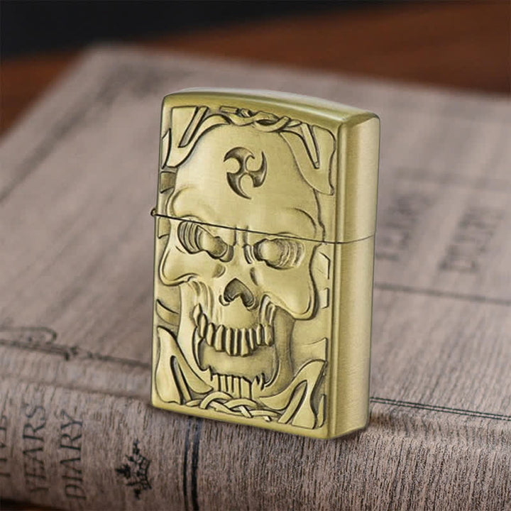 Briquet à huile rechargeable en bronze avec tête de mort cool