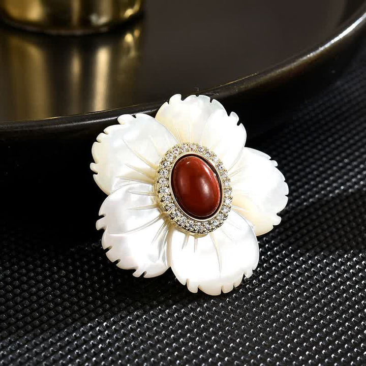 Broche en agate rouge et fleur de coquillage naturelle blanche pour femme
