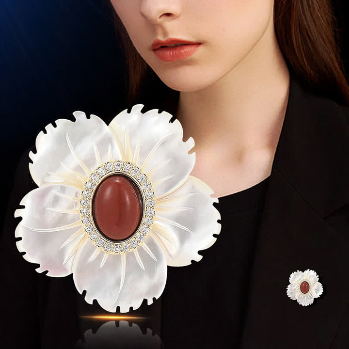 Broche en agate rouge et fleur de coquillage naturelle blanche pour femme