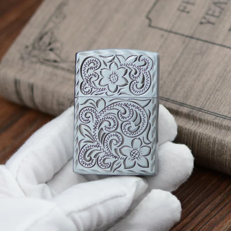 Briquet au butane rechargeable au design élégant en relief de fleurs