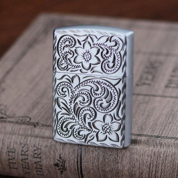 Briquet au butane rechargeable au design élégant en relief de fleurs