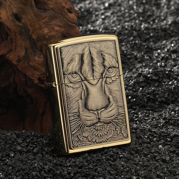 Briquet à pétrole rechargeable en relief avec motif tigre dominant